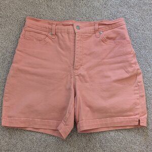 Gloria Vanderbilt, Peach color, size 6